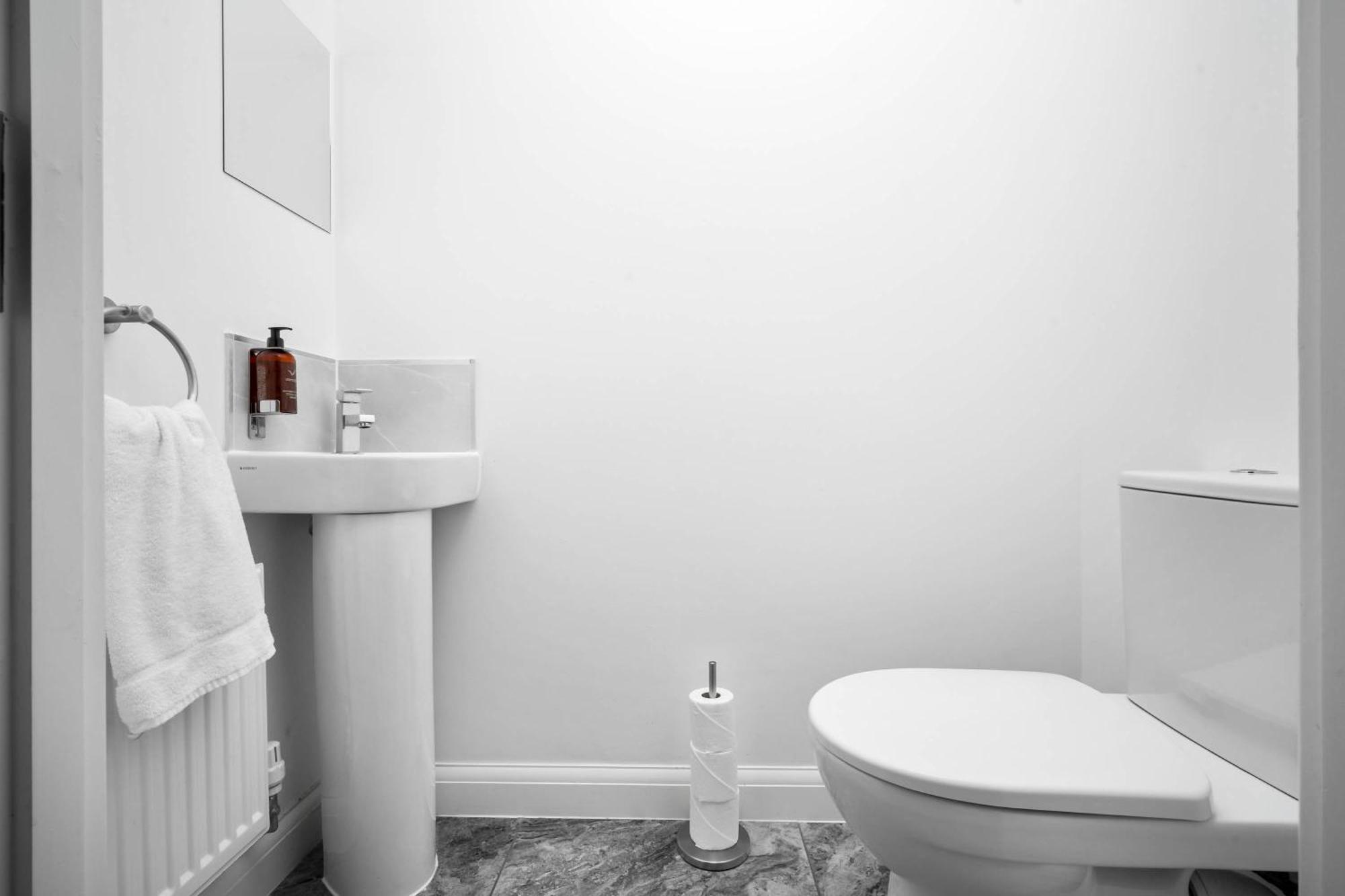 Luxury City Centre 5 Bed House With En-Suite, Bbq, On-Site Parking By Azura Nights 伯明翰 外观 照片