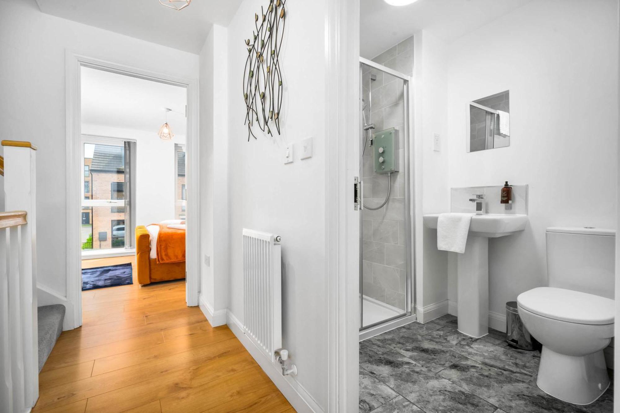 Luxury City Centre 5 Bed House With En-Suite, Bbq, On-Site Parking By Azura Nights 伯明翰 外观 照片
