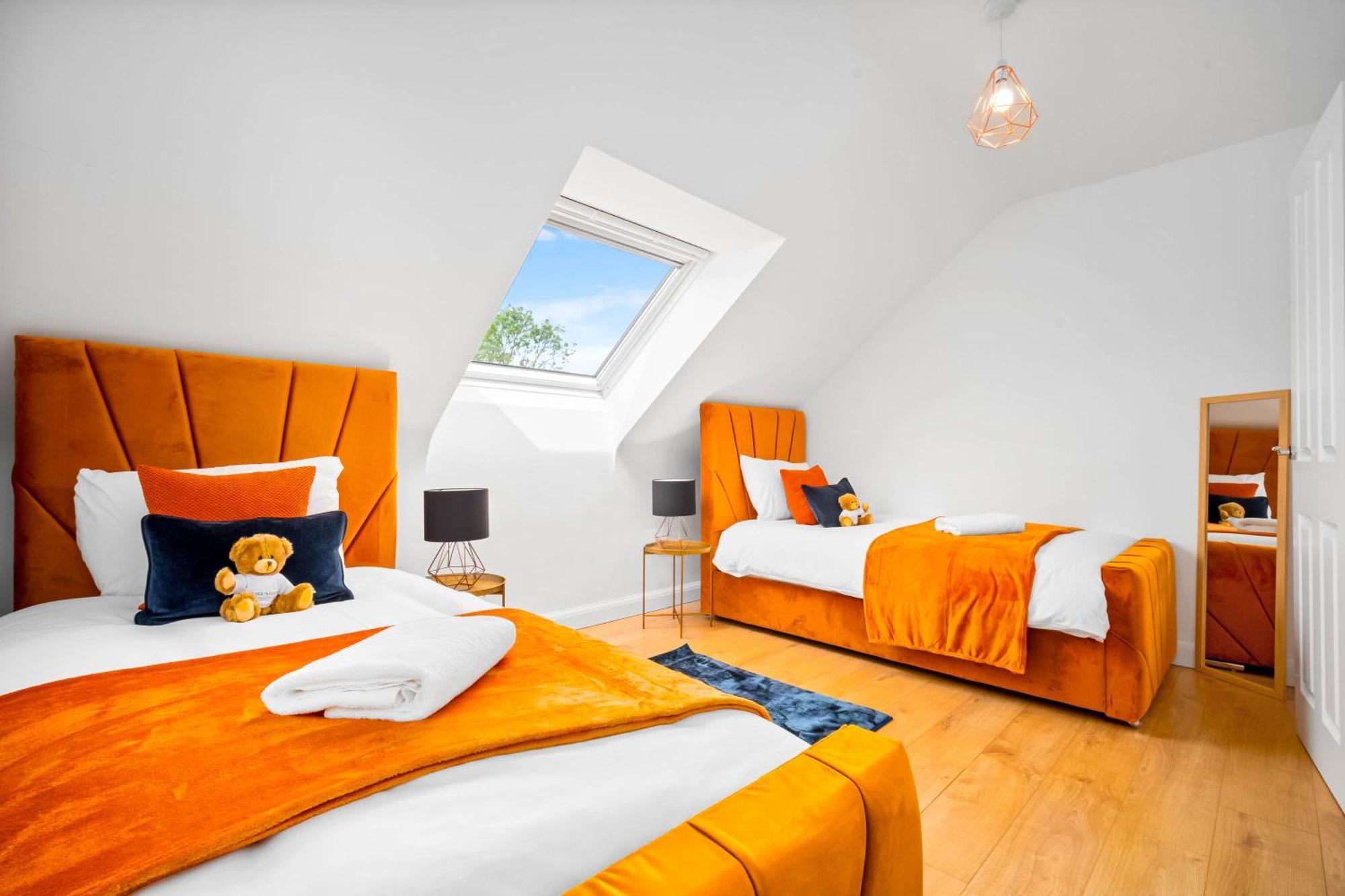 Luxury City Centre 5 Bed House With En-Suite, Bbq, On-Site Parking By Azura Nights 伯明翰 外观 照片