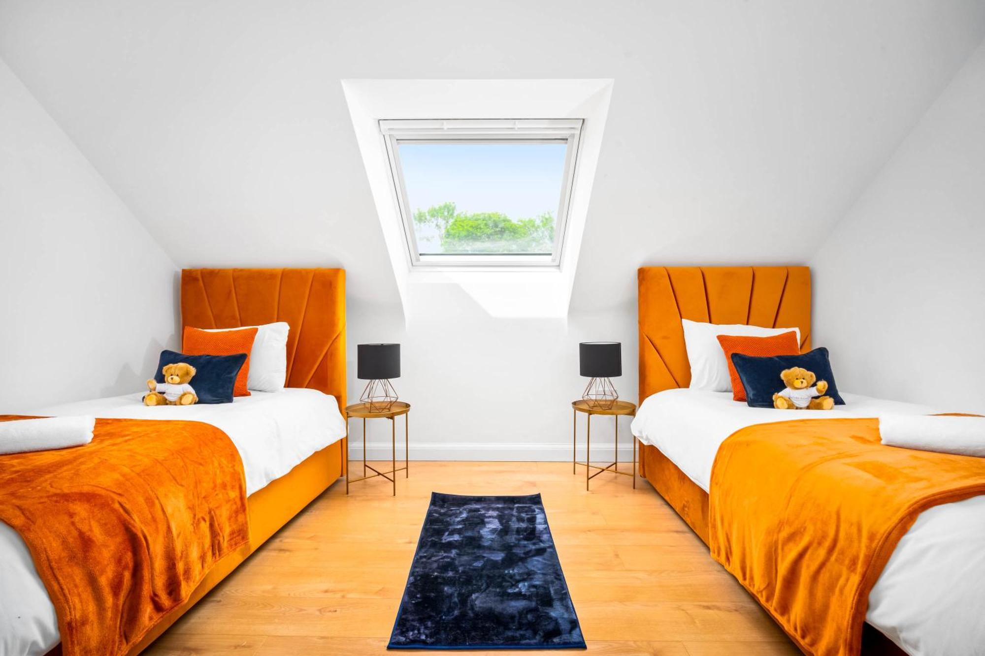 Luxury City Centre 5 Bed House With En-Suite, Bbq, On-Site Parking By Azura Nights 伯明翰 外观 照片